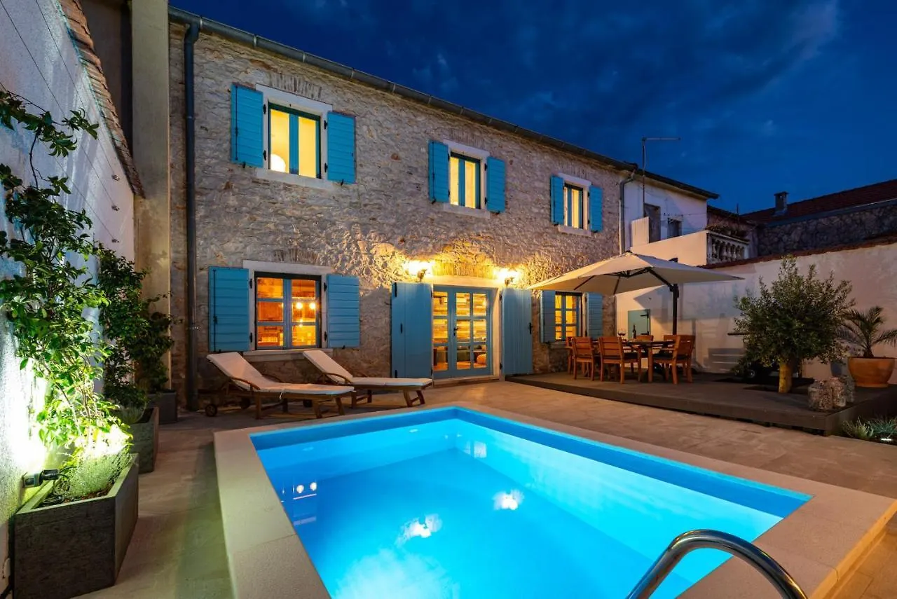 Hidden Gem Holiday Home With Pool Zadar