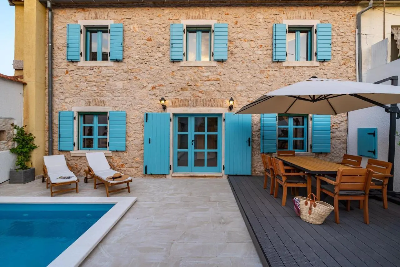 Hidden Gem Holiday Home With Pool Zadar