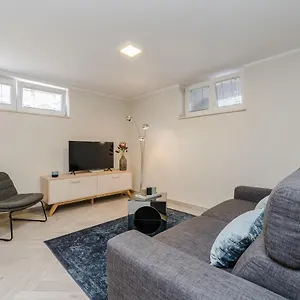 Karla Apartment